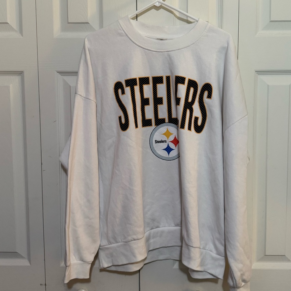 Steelers White Crewneck Sweatshirt, NWOT, size Medium